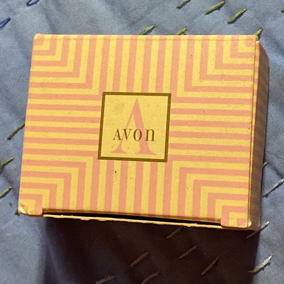 Vintage Avon Gold & Pink Enamel Ribbon Breast
Cancer Awareness Lapel Pin signed - Picture 6 of 8